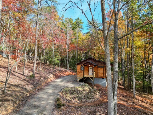 Building Photo - 60 Deer Vly Ln