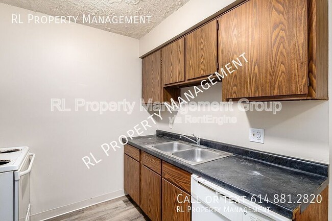 Building Photo - 3246 Rakeford Dr