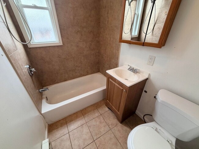 Building Photo - 276 3rd St