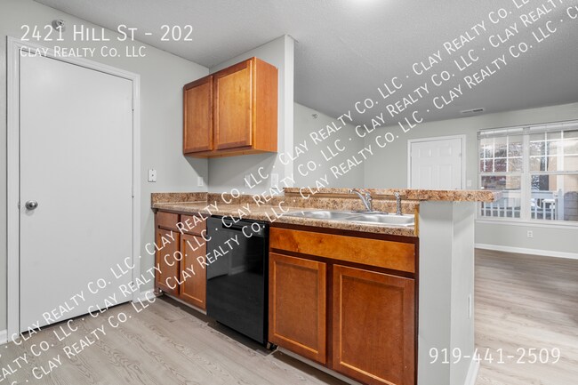 Building Photo - 2421 Hill St