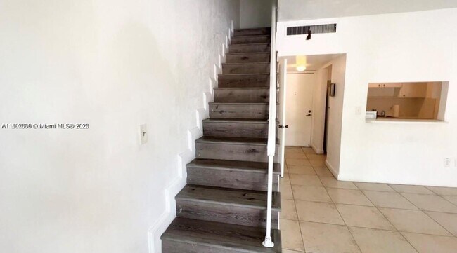 Building Photo - 1305 W 53rd St