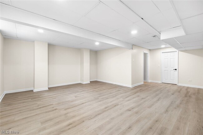 Building Photo - 1216 Waldo Way