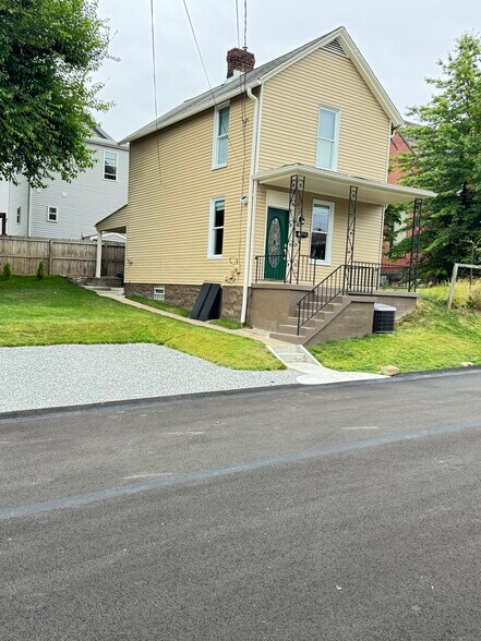 Building Photo - 513 Spruce St