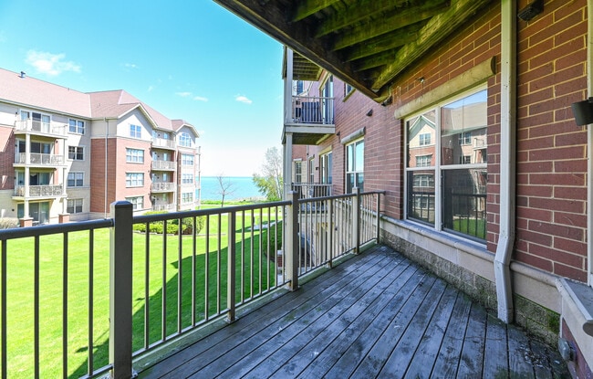 Building Photo - 4130 S Lake Dr