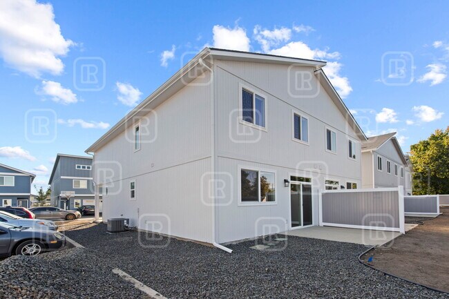 Building Photo - 224 Woodlawn Ln