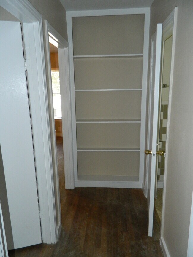 Building Photo - Ginder Properties3 (4501 Lareina Dr)