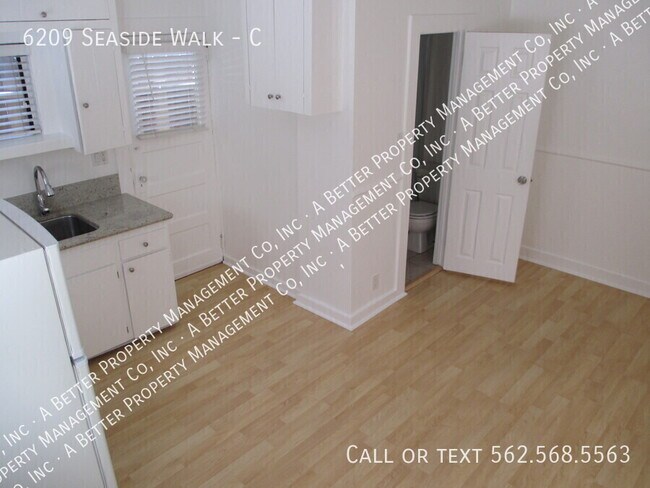 Building Photo - 6209 E Seaside Walk