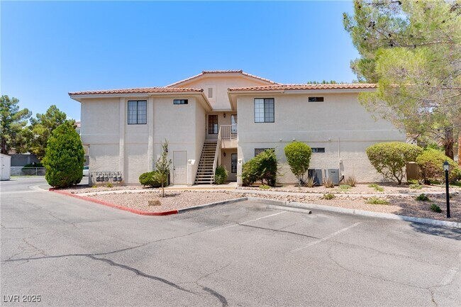Building Photo - 2629 S Durango Dr