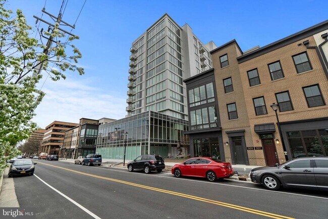 Building Photo - 925 N Fairfax St