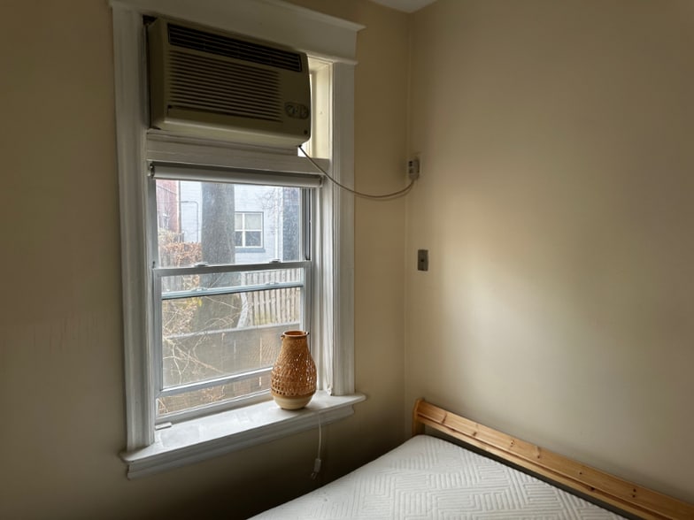 Building Photo - 1315 Park Rd NW