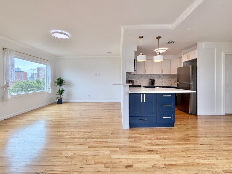 Building Photo - 126 Ogden Ave.