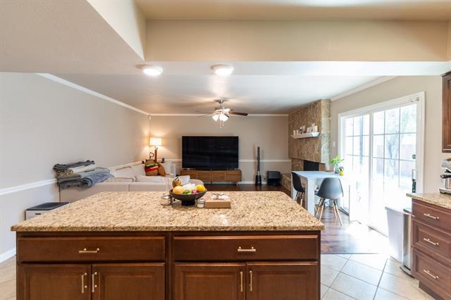 Building Photo - 5000 Latham Dr