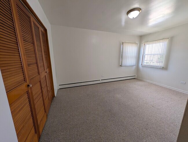 Building Photo - 10351 Canterbury St