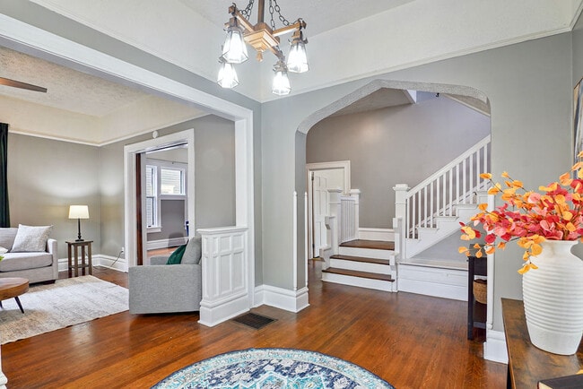 Building Photo - 1402 17th St S