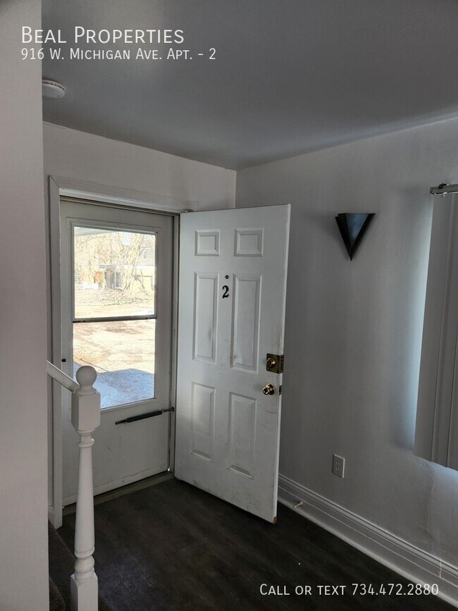 Building Photo - 916 W Michigan Ave