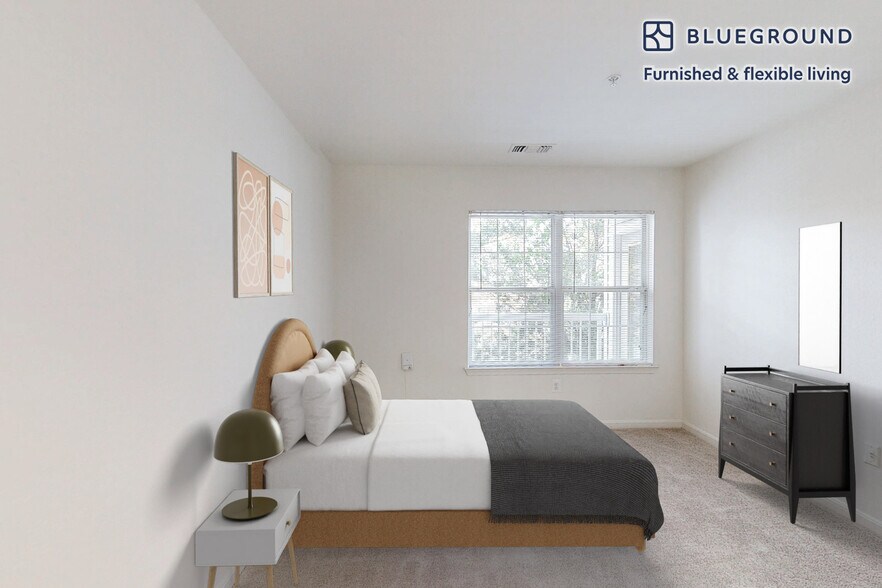 Building Photo - 1569 Onyx Dr