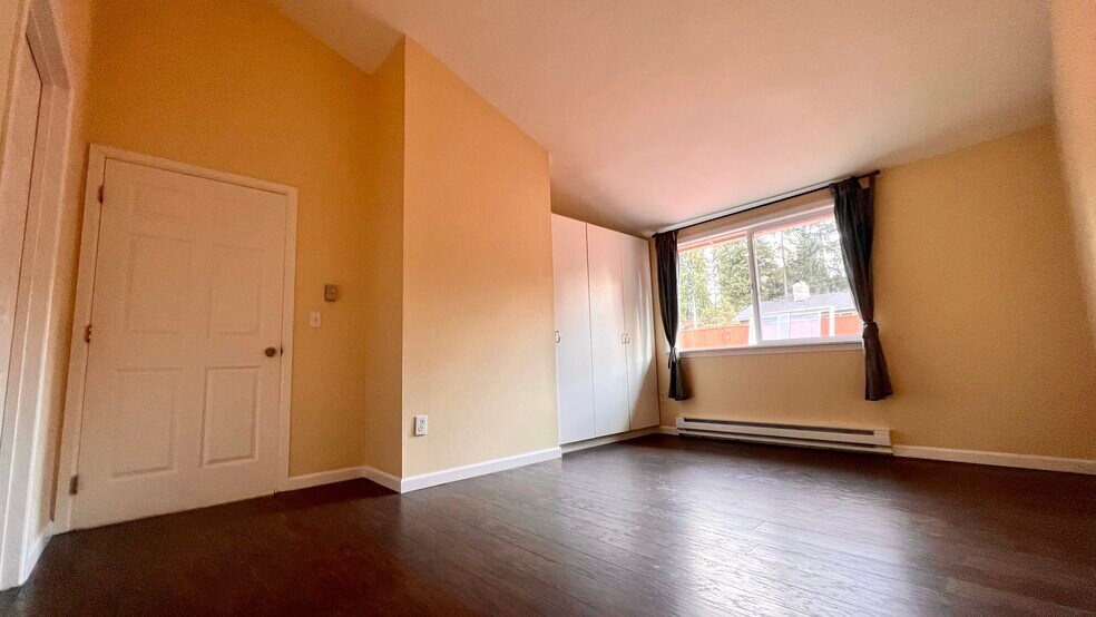 Master Suite with California Closet - 712 126th Ave NE