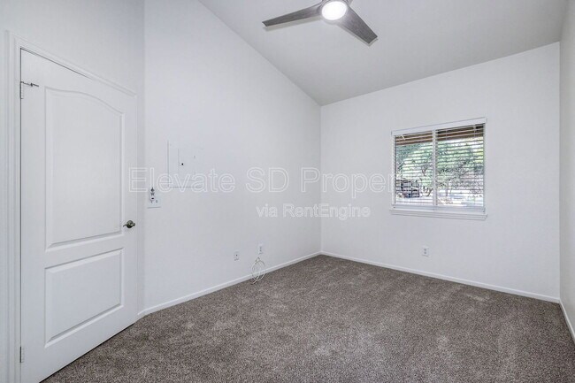 Building Photo - 9430 Winter Gdns Blvd