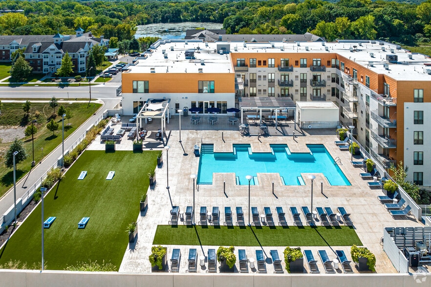 Amenity Deck - CityVue 2