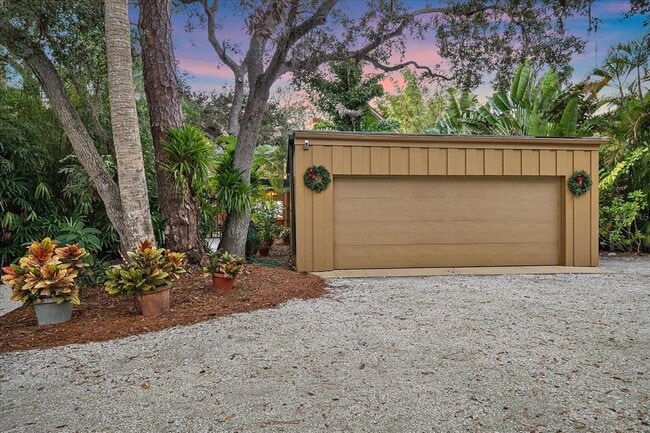 Building Photo - 3348 Old Oak Dr