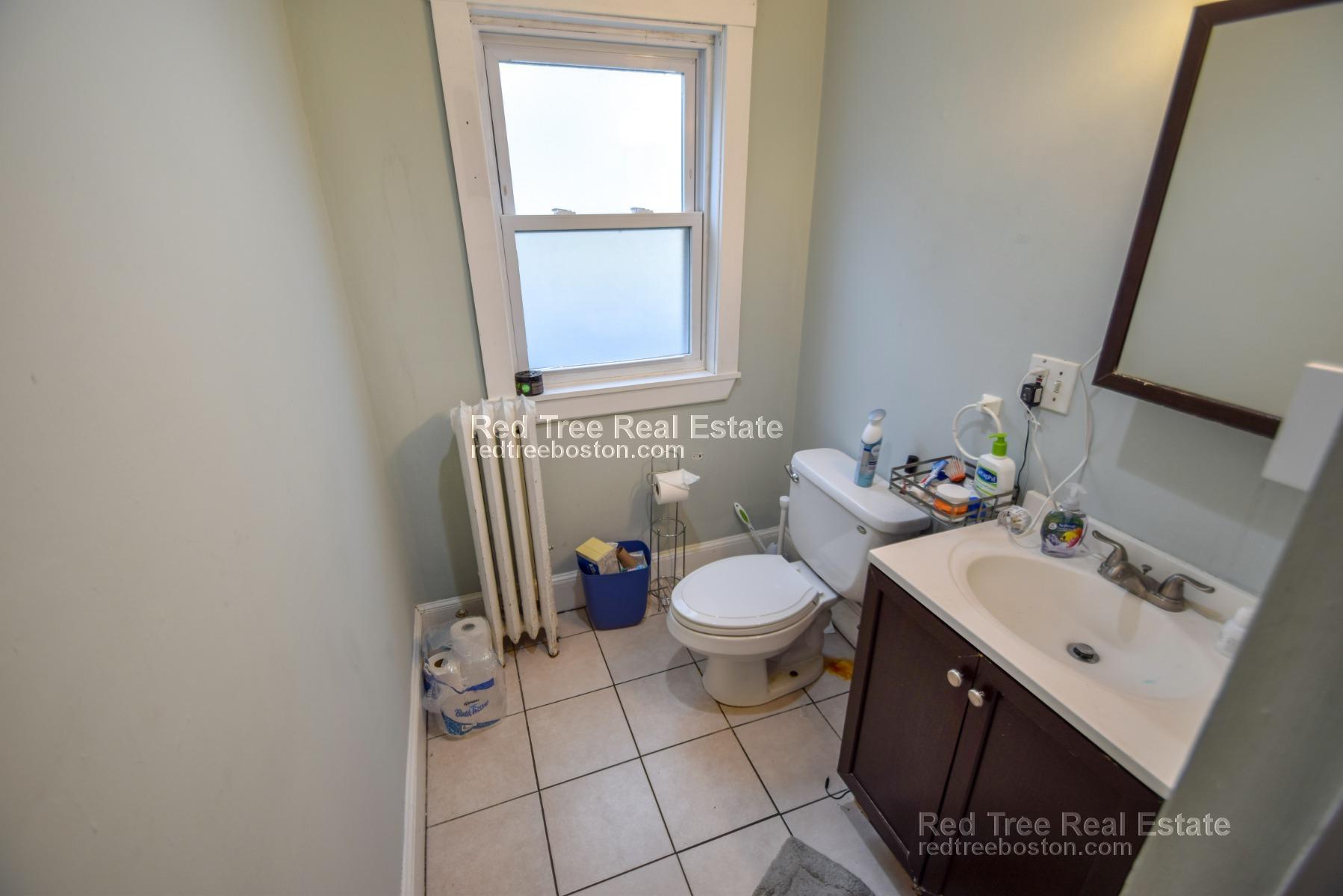 Building Photo - 15 Radnor Rd