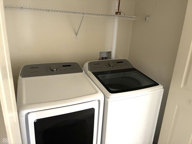 Building Photo - 420 W Main St