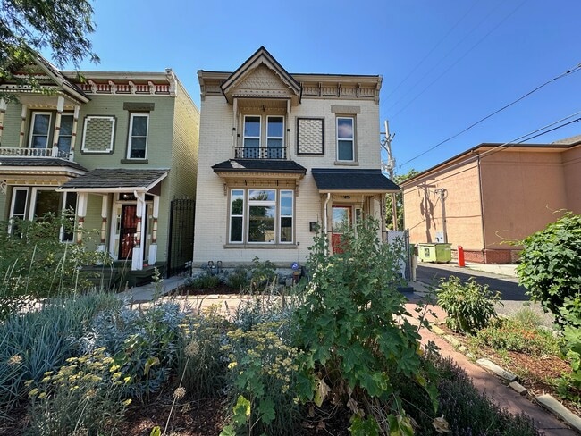 Building Photo - 1520 E 35th Ave