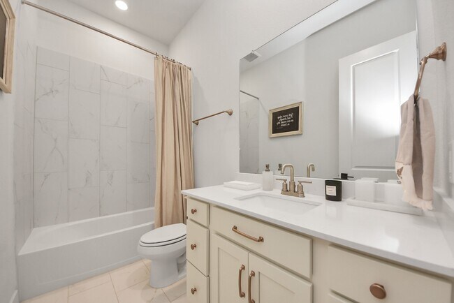 Building Photo - 2995 Tantara Dr