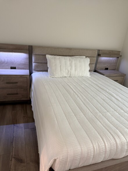 Building Photo - 497 Firebush Dr