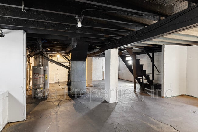 Building Photo - 835 S 38th St