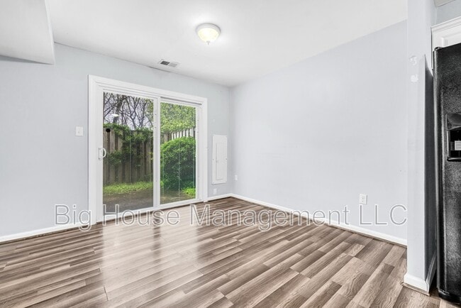 Building Photo - 4536 Reeves Pl