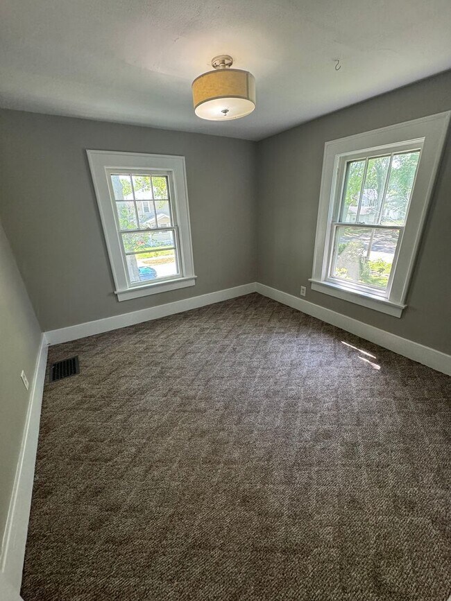 Building Photo - 4034 Buell Dr