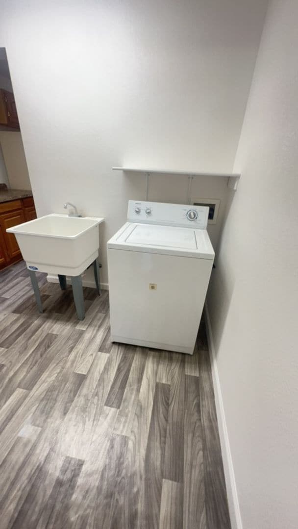 Building Photo - 4BED2BATH - GARAGE, HEAT PUMP AC, BACK YAR...