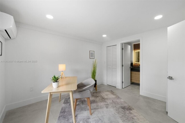 Building Photo - 4301 NW 4th St