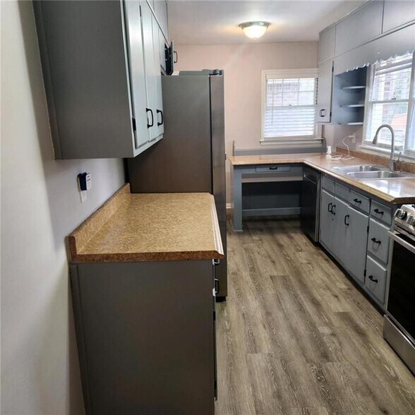 Building Photo - 1049 Ormewood Ave SE