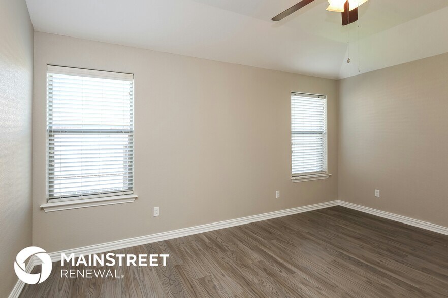 Building Photo - 3428 Heatherbend St