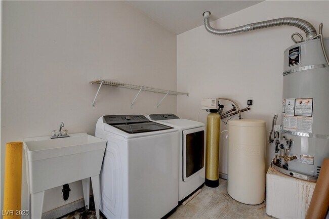 Building Photo - 2682 Grand Forks Rd