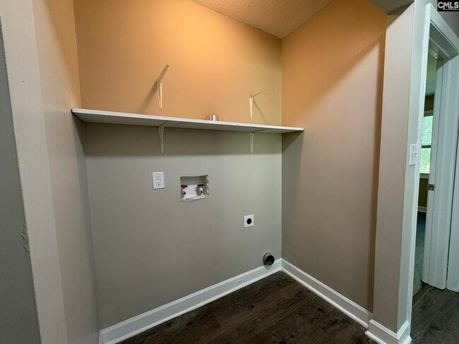 Building Photo - 624 Torwood Dr