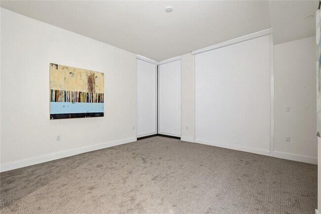 Building Photo - 301 1st St S