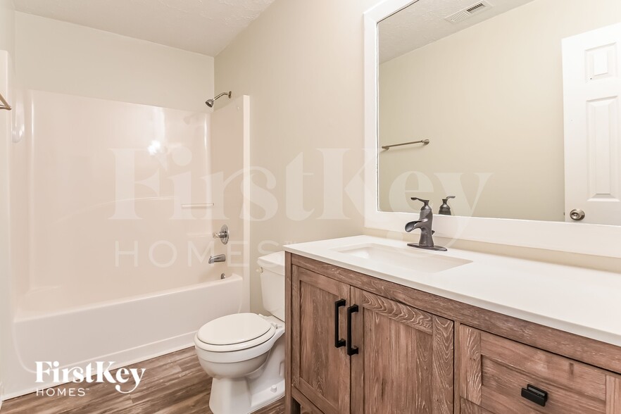 Building Photo - 1347 Brompton Ln