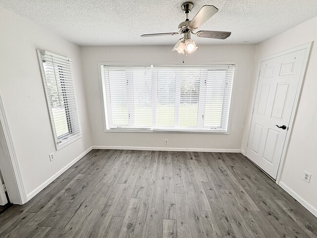 Building Photo - 103 Northlake Dr