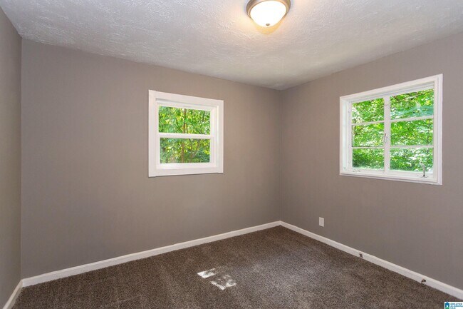 Building Photo - 204 Mccormick Ave