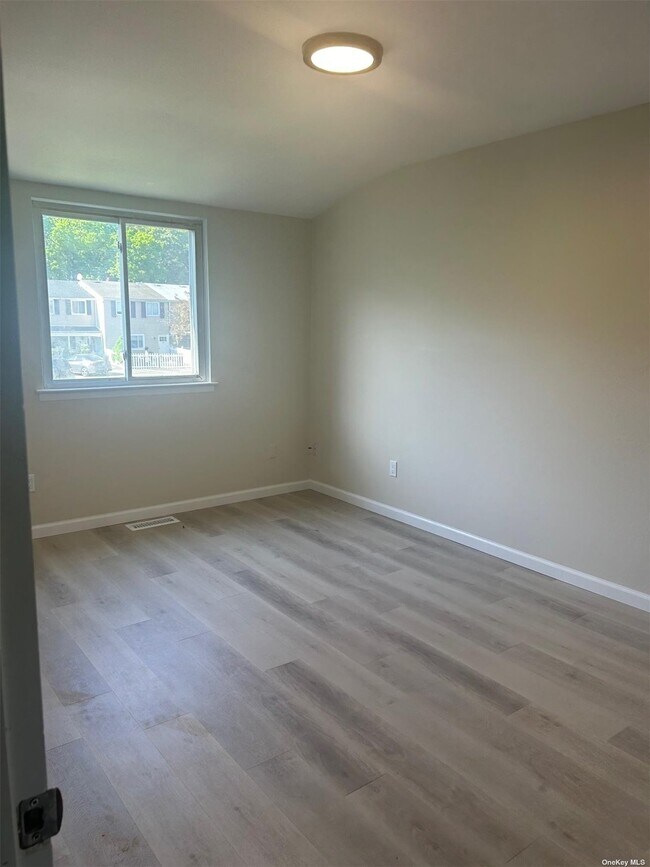 Building Photo - 209 Hill Rise