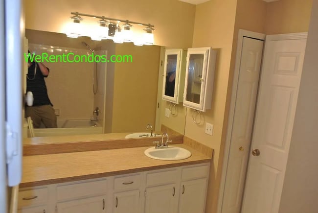 Building Photo - 301 Daniel Ave