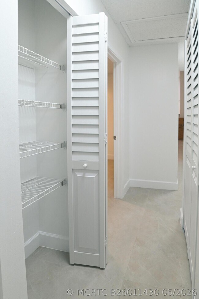 Building Photo - 1148 Summit Trail Cir