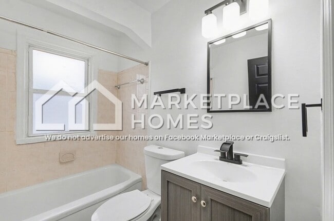 Building Photo - 15915 Sussex St