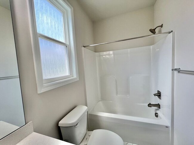 Building Photo - 120 Alta Crst Ln