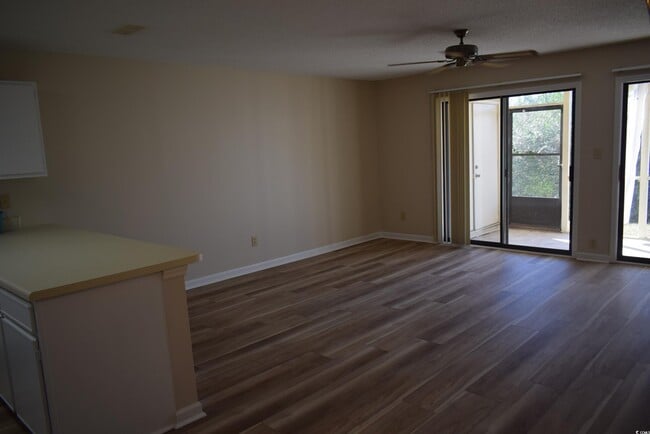 Building Photo - 510 Fairwood Lakes Dr