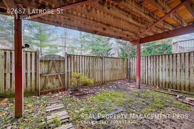 Building Photo - 42687 Latrobe St