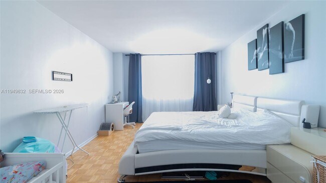 Building Photo - 250 174th St